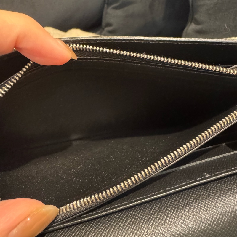 LV M60182黑色Epi釦式長夾 中性款超耐用-37