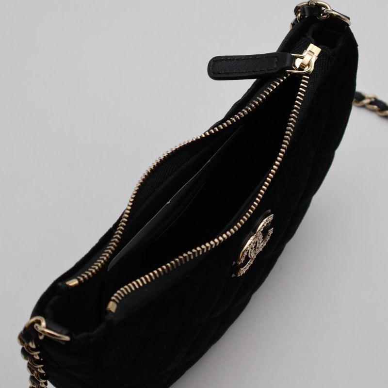 CHANEL 24A絲絨月牙包 - 黑金-2