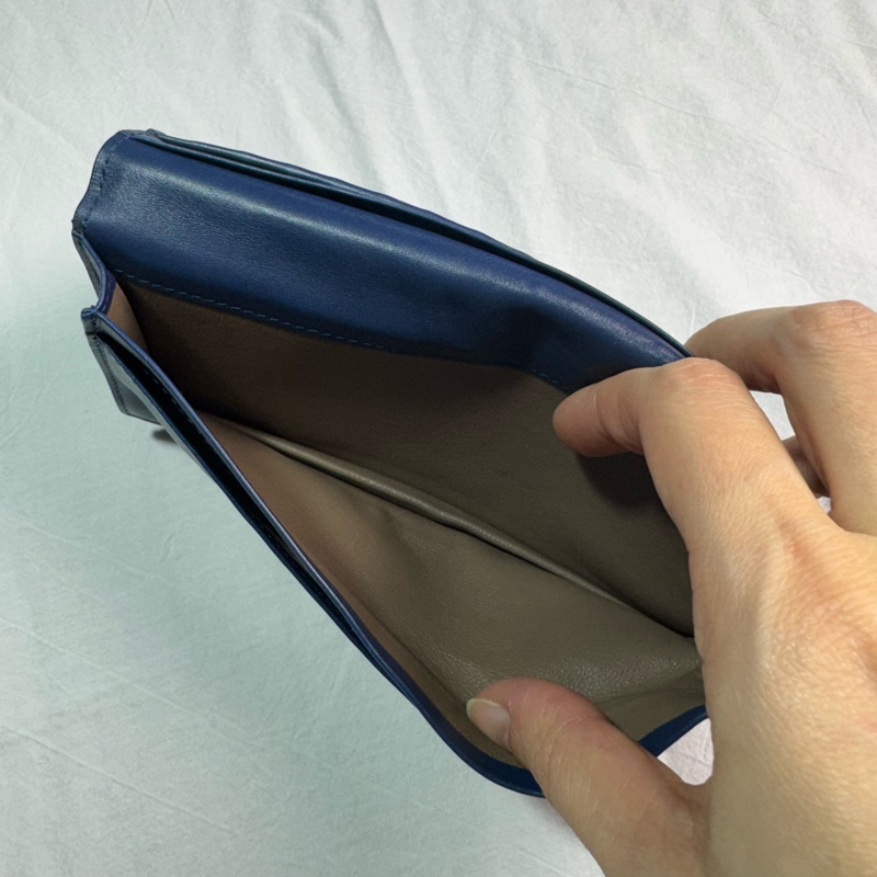 BV Bottega Veneta寶藍色 深藍色 對開編織皮夾-16