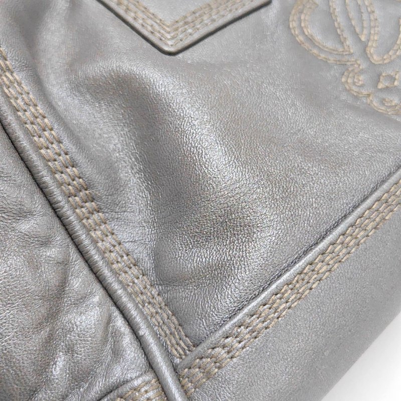 LOEWE Amazona 28 銀灰色皮革絎縫手提包金色五金-8