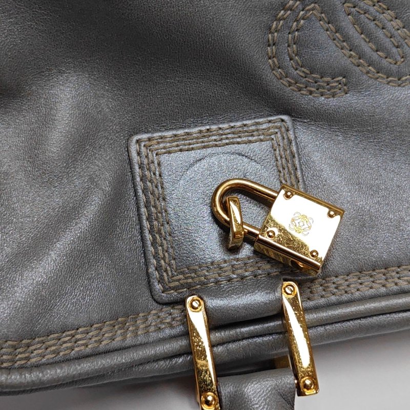 LOEWE Amazona 28 銀灰色皮革絎縫手提包金色五金-9
