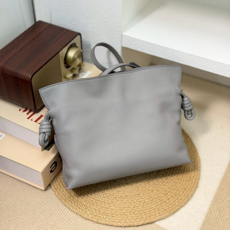 (全新未使用、適合送禮✨)🏷Loewe 羅意威 ．Mini Flamenco 福袋包-1