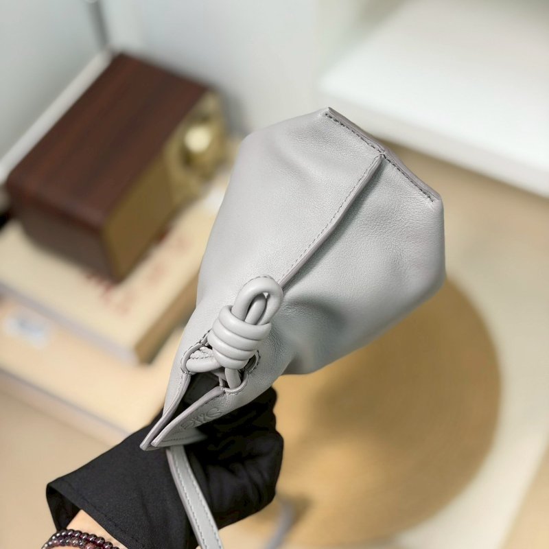 (全新未使用、適合送禮✨)🏷Loewe 羅意威 ．Mini Flamenco 福袋包-3