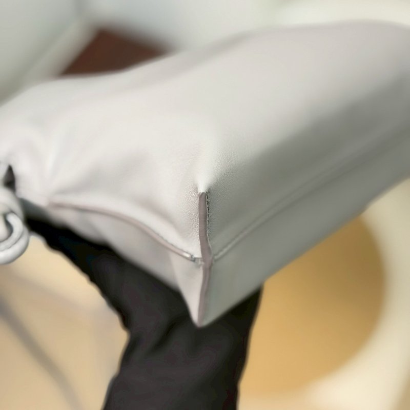 (全新未使用、適合送禮✨)🏷Loewe 羅意威 ．Mini Flamenco 福袋包-4