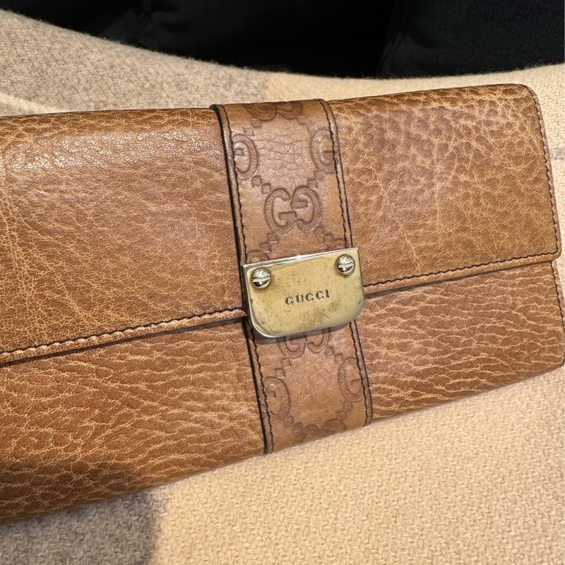 Gucci咖皮革小鐵牌釦式長夾  超好用✨價格超甜-1