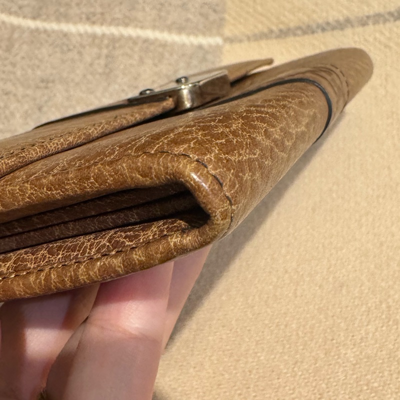 Gucci咖皮革小鐵牌釦式長夾  超好用✨價格超甜-10