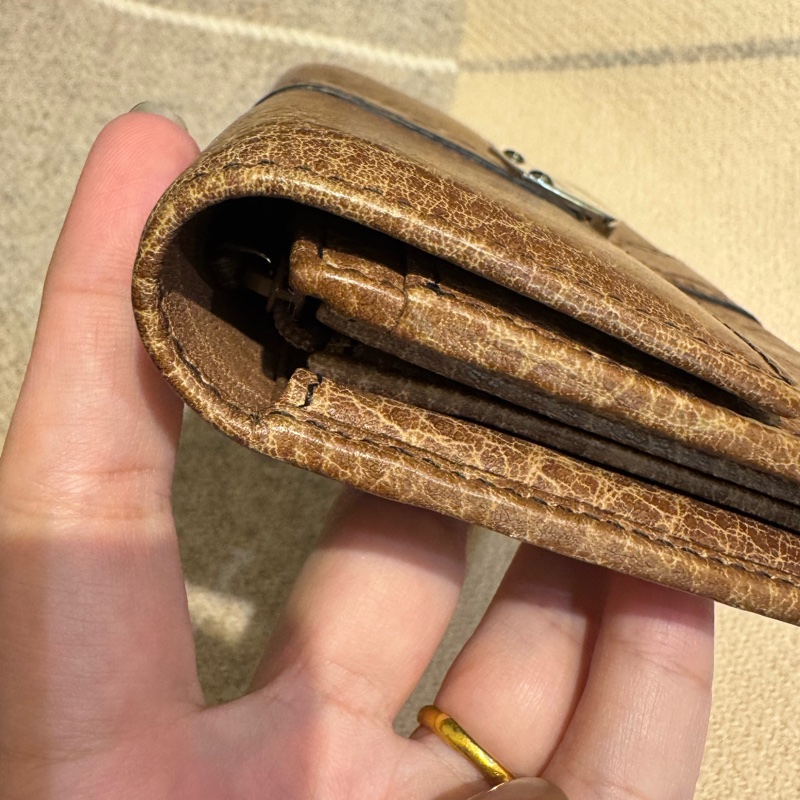 Gucci咖皮革小鐵牌釦式長夾  超好用✨價格超甜-11