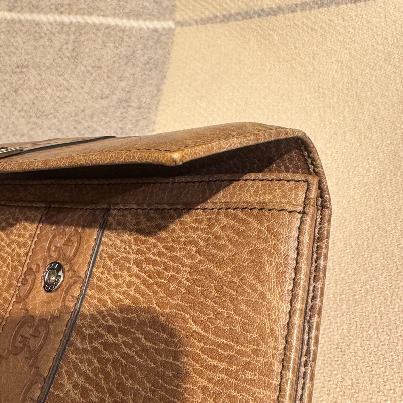 Gucci咖皮革小鐵牌釦式長夾  超好用✨價格超甜-15