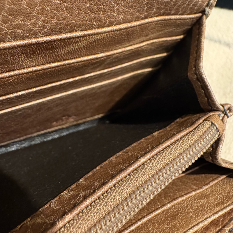 Gucci咖皮革小鐵牌釦式長夾  超好用✨價格超甜-28