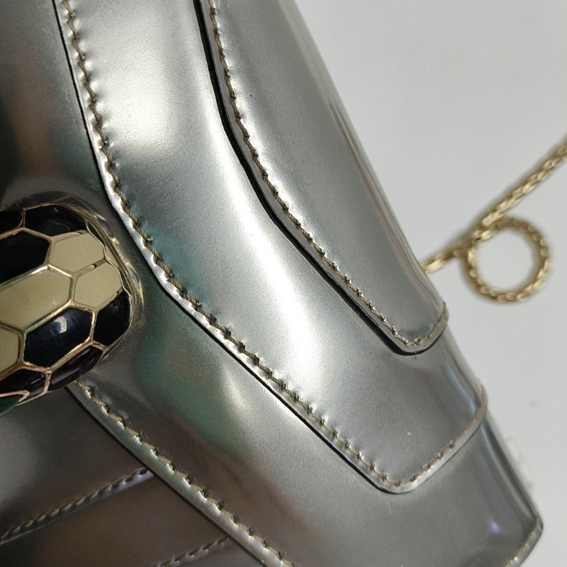 BVLGARI SERPENTI FOREVER小號銀色牛皮蛇頭絎縫蛇頭包單肩包斜挎包金色五金-9