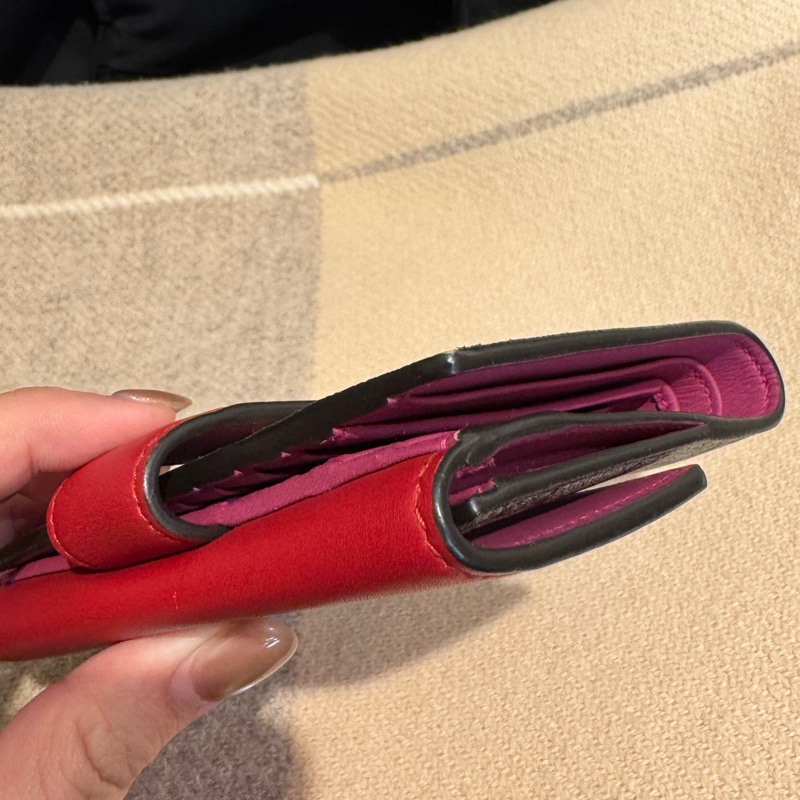 Gucci紅皮革/pvc雙面釦式短夾   超好看😻-7