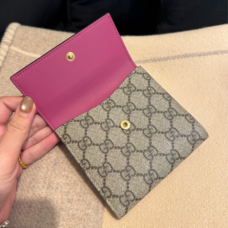 Gucci紅皮革/pvc雙面釦式短夾   超好看😻-11