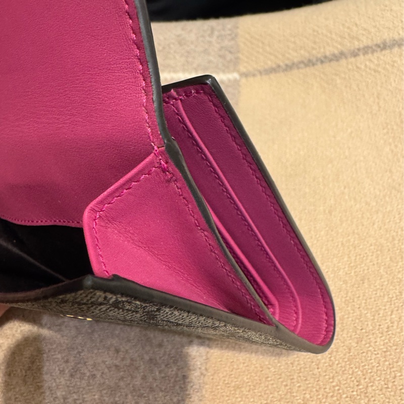 Gucci紅皮革/pvc雙面釦式短夾   超好看😻-15