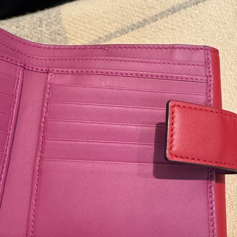 Gucci紅皮革/pvc雙面釦式短夾   超好看😻-22