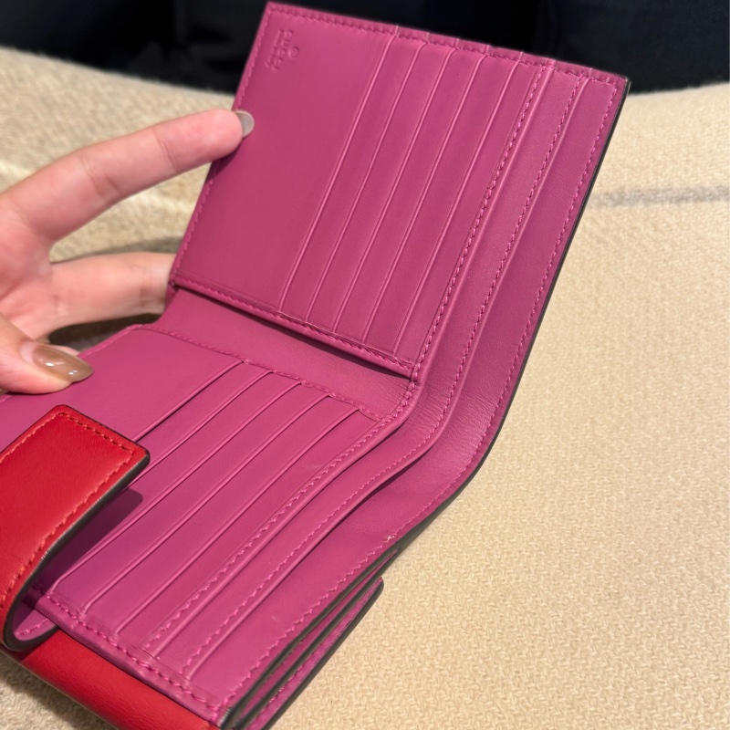 Gucci紅皮革/pvc雙面釦式短夾   超好看😻-23