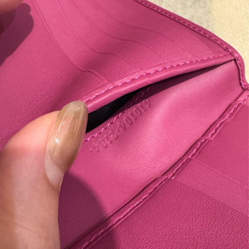 Gucci紅皮革/pvc雙面釦式短夾   超好看😻-25