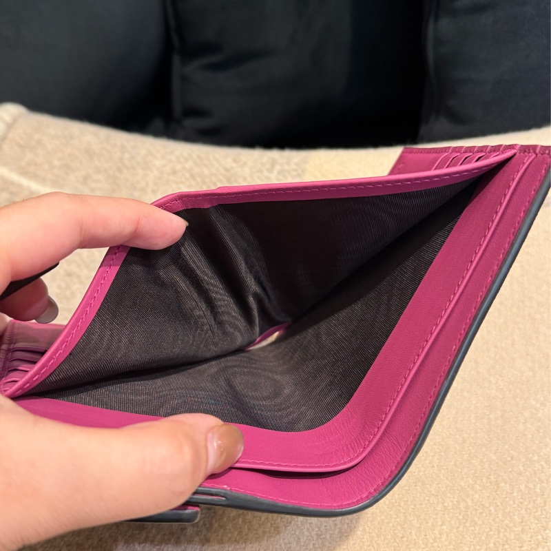 Gucci紅皮革/pvc雙面釦式短夾   超好看😻-26