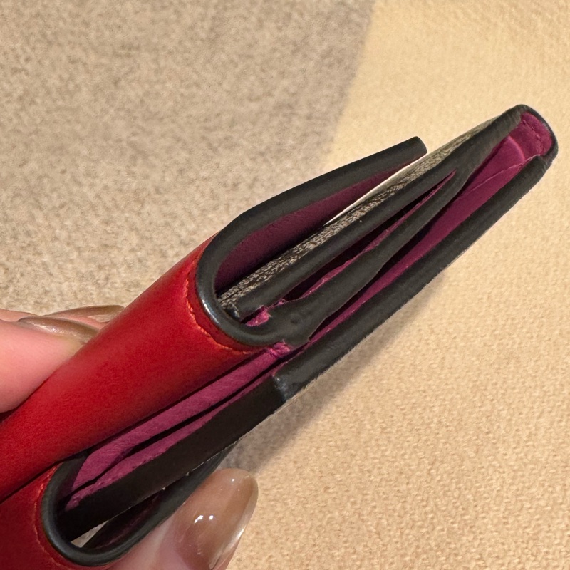 Gucci紅皮革/pvc雙面釦式短夾   超好看😻-30