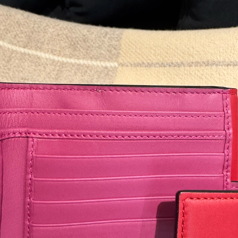 Gucci紅皮革/pvc雙面釦式短夾   超好看😻-32