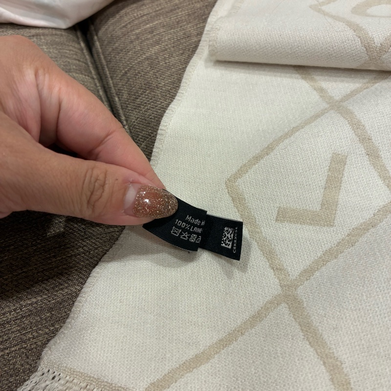 熱騰騰🔥誰在找 香奈兒chanel26p 圍巾 披肩 羊毛 米白色 氣質美人❤️-8