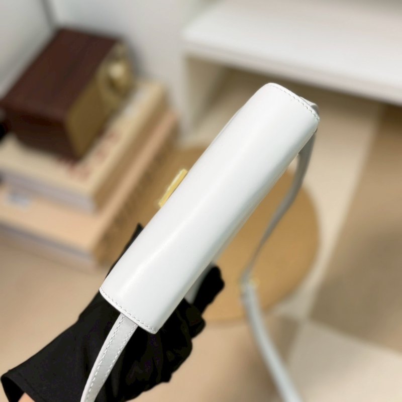 🏷Burberry 博柏利．TB Bag 翻蓋斜背包 /客人寄賣-13