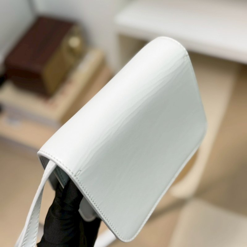 🏷Burberry 博柏利．TB Bag 翻蓋斜背包 /客人寄賣-21