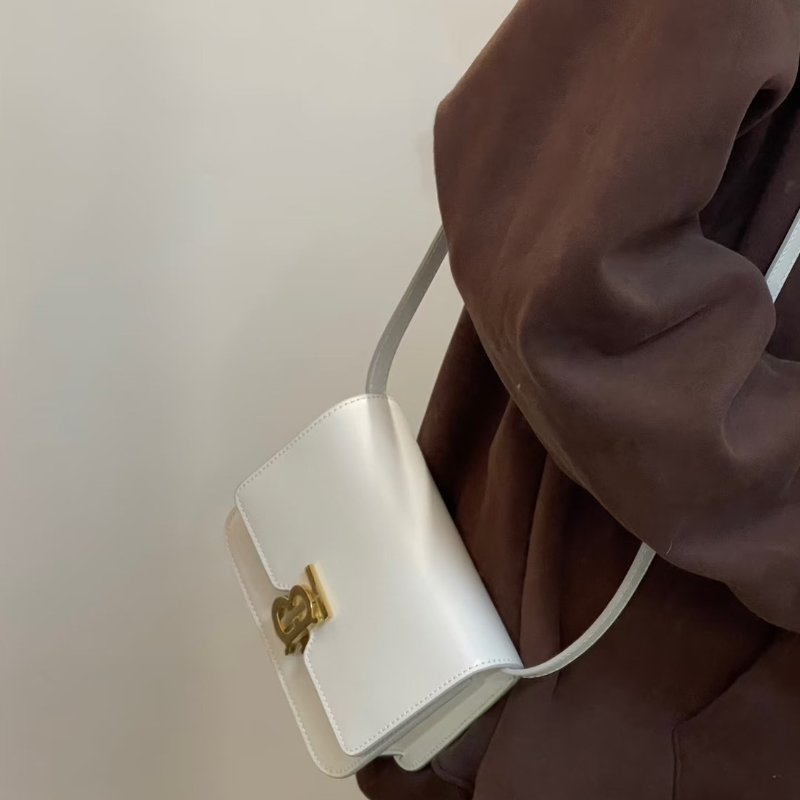 🏷Burberry 博柏利．TB Bag 翻蓋斜背包 /客人寄賣-23