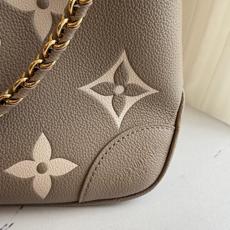 lv 斑鳩灰腋下包～～-1