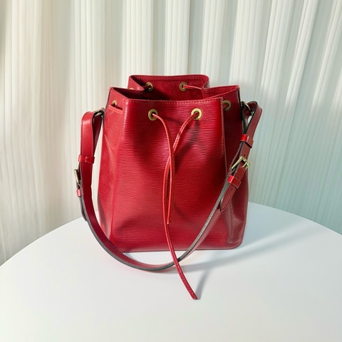 ✔️LOUIS VUITTON LV 路易威登 Epi Noe 水波紋水桶包／紅