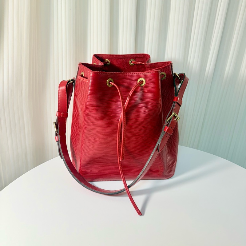 ✔️LOUIS VUITTON LV 路易威登 Epi Noe 水波紋水桶包／紅-0