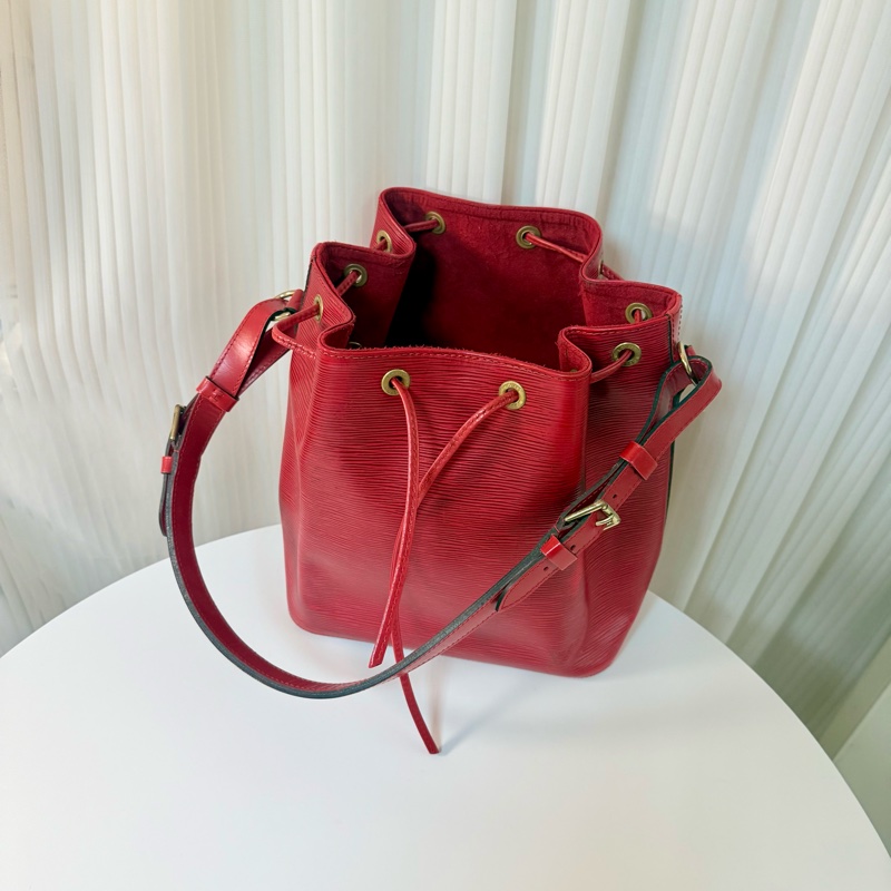 ✔️LOUIS VUITTON LV 路易威登 Epi Noe 水波紋水桶包／紅-1
