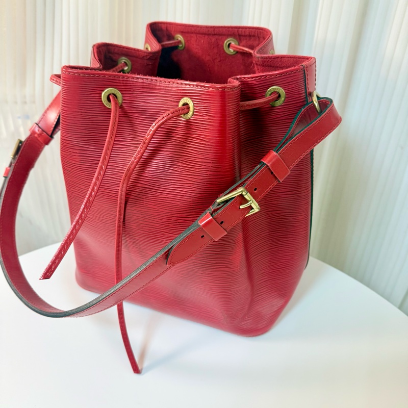 ✔️LOUIS VUITTON LV 路易威登 Epi Noe 水波紋水桶包／紅-2