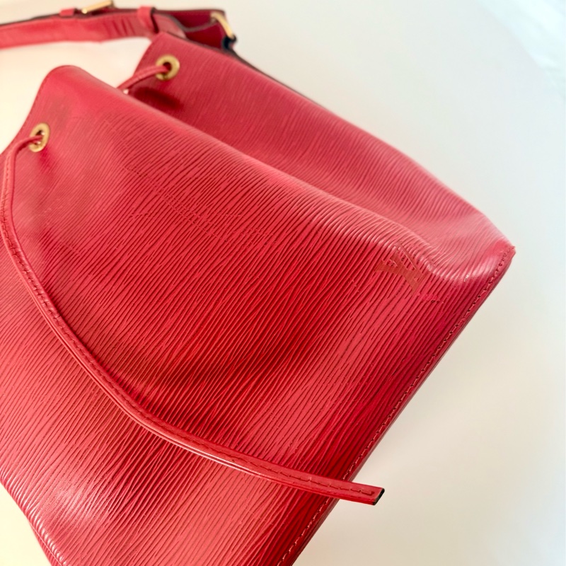 ✔️LOUIS VUITTON LV 路易威登 Epi Noe 水波紋水桶包／紅-8