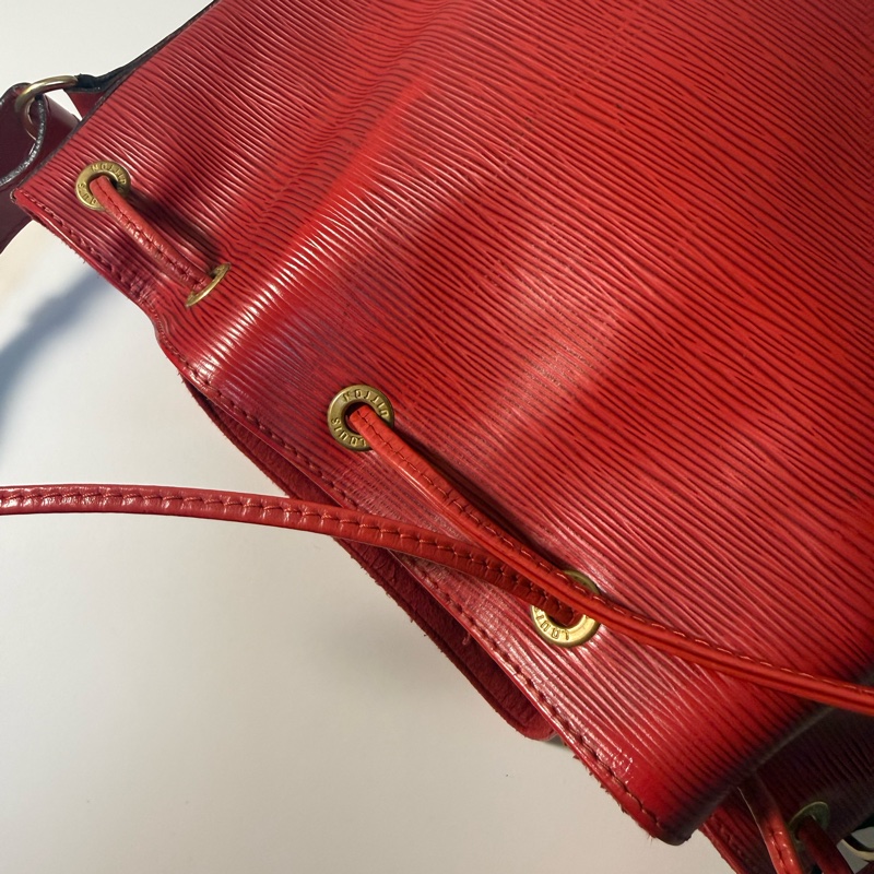 ✔️LOUIS VUITTON LV 路易威登 Epi Noe 水波紋水桶包／紅-21