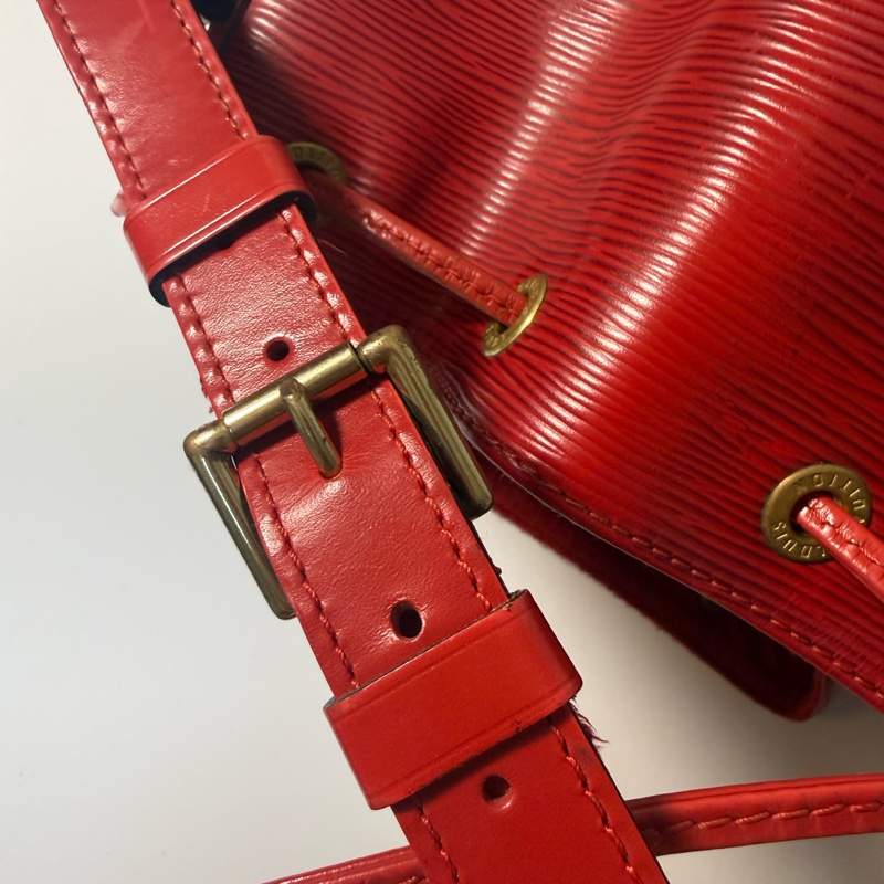 ✔️LOUIS VUITTON LV 路易威登 Epi Noe 水波紋水桶包／紅-23