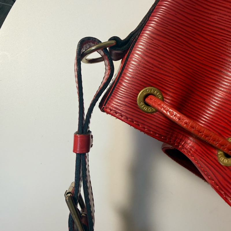 ✔️LOUIS VUITTON LV 路易威登 Epi Noe 水波紋水桶包／紅-24