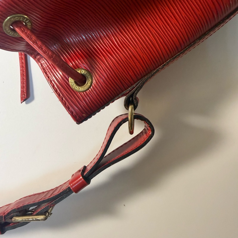 ✔️LOUIS VUITTON LV 路易威登 Epi Noe 水波紋水桶包／紅-25