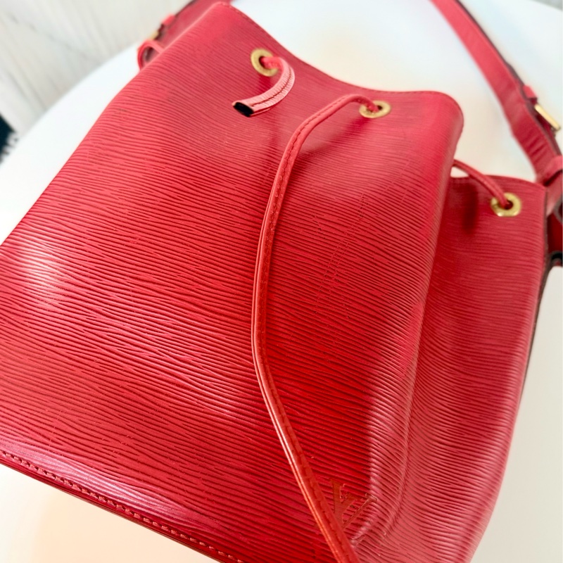 ✔️LOUIS VUITTON LV 路易威登 Epi Noe 水波紋水桶包／紅-29