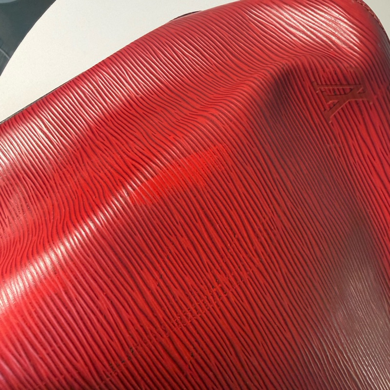 ✔️LOUIS VUITTON LV 路易威登 Epi Noe 水波紋水桶包／紅-34