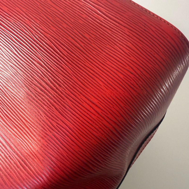 ✔️LOUIS VUITTON LV 路易威登 Epi Noe 水波紋水桶包／紅-37