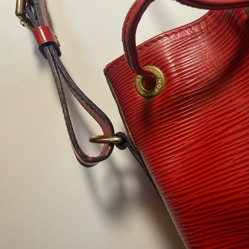 ✔️LOUIS VUITTON LV 路易威登 Epi Noe 水波紋水桶包／紅-44