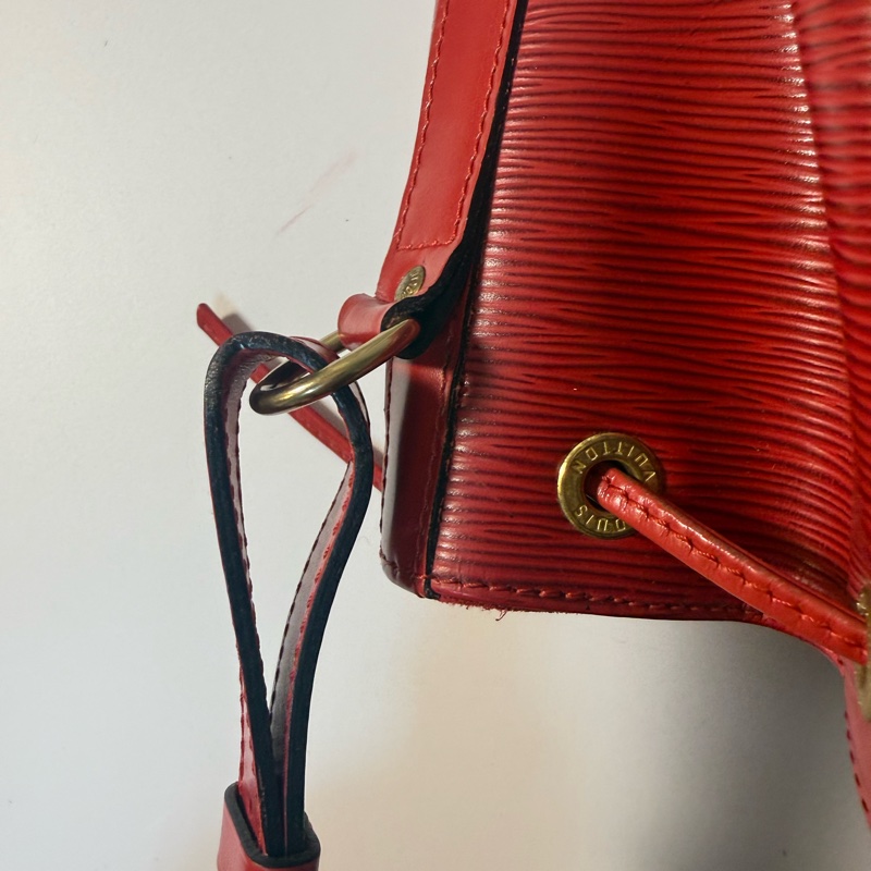 ✔️LOUIS VUITTON LV 路易威登 Epi Noe 水波紋水桶包／紅-45