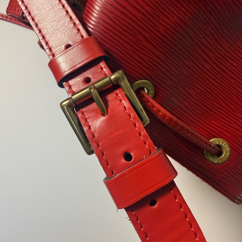 ✔️LOUIS VUITTON LV 路易威登 Epi Noe 水波紋水桶包／紅-46