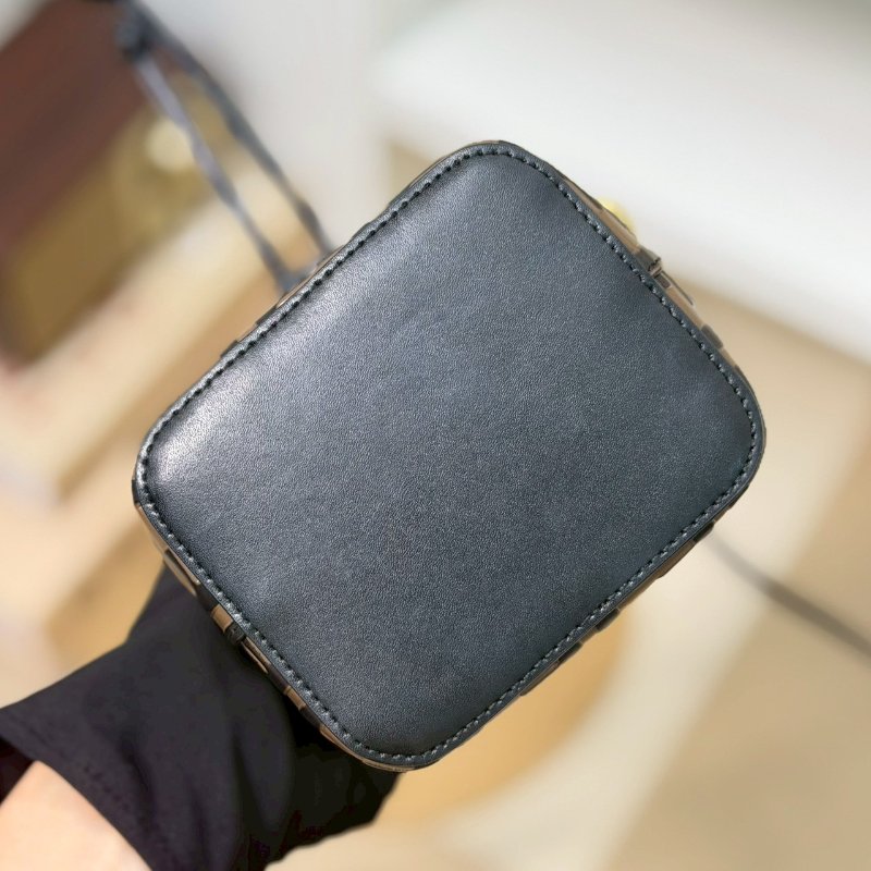 🏷Fendi 芬迪．Mon Tresor 老花水桶包-8