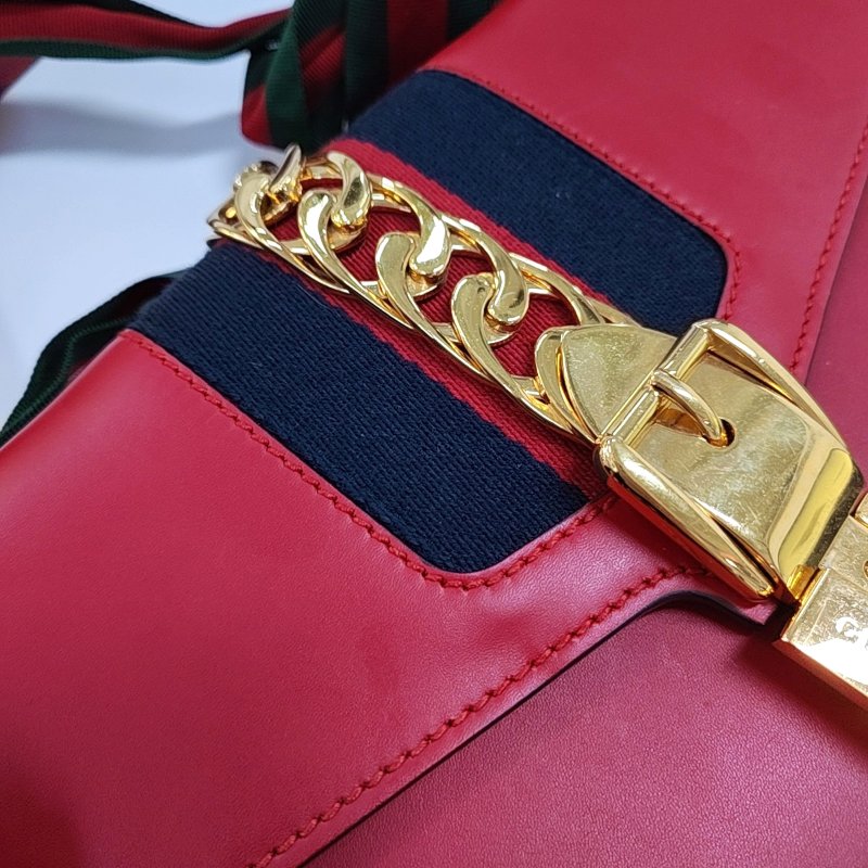 GUCCI Sylvie小號紅色牛皮條紋織帶塞爾維亞單肩包金色五金2條可拆卸肩帶-10