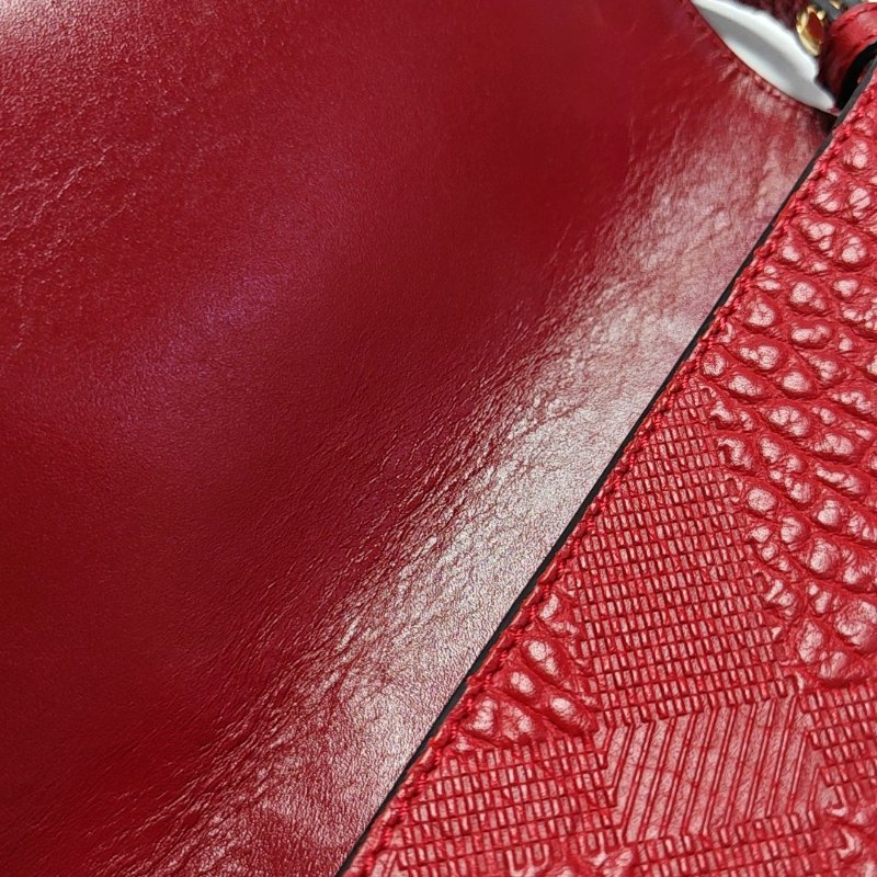 BURBERRY Langley紅色牛皮壓紋斜挎包單肩包金色五金可拆卸肩帶-11