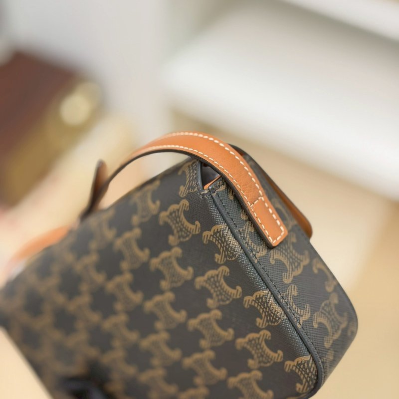 🏷Celine 瑟琳．Claude 凱旋門腋下包-11