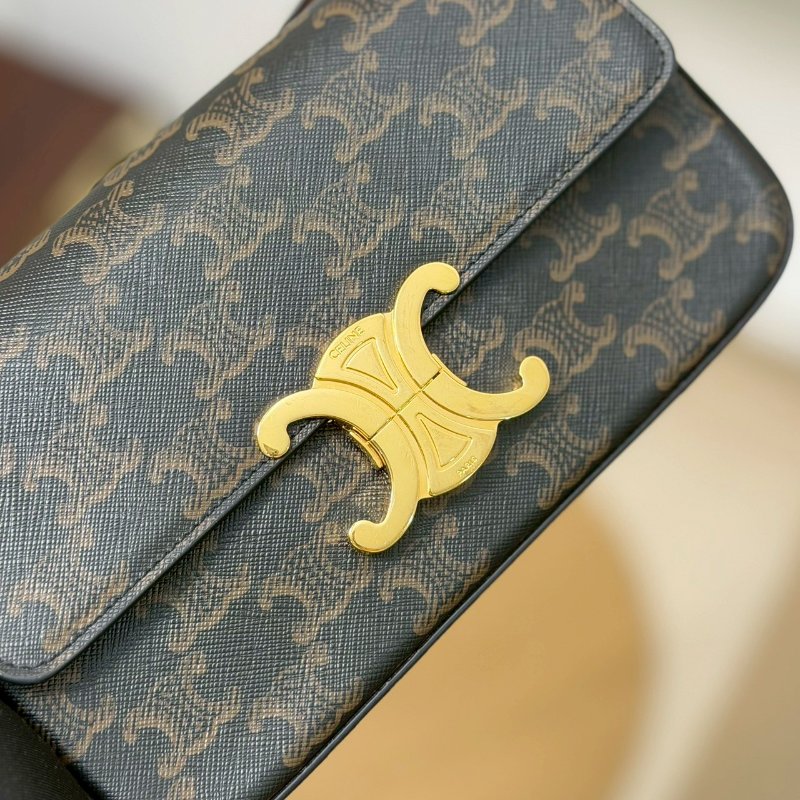 🏷Celine 瑟琳．Claude 凱旋門腋下包-16