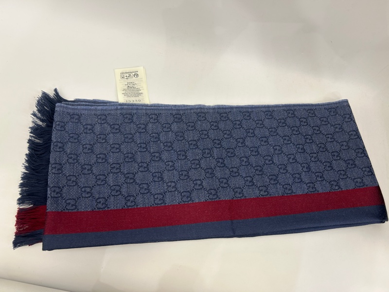 Gucci 藍logo紅邊絲質圍巾-1