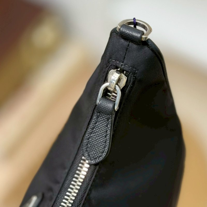 🏷Prada 普拉達．Re-Edition 2005 Hobo 三合一-14